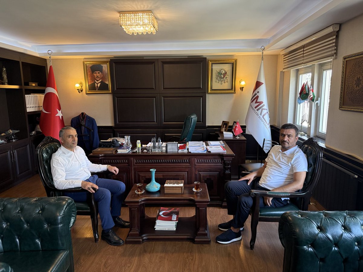 Arkadaşlarım Mhp Ankara il Başkanı Alparslan Doğan’a Ve İmkon Bașkanı Tahir Tellioğlu na Vefat Eden Akrabaları İçin Taziye Ziyaretinde Bulundum. Ruhları Şad Mekanları Cennet Olsun.
