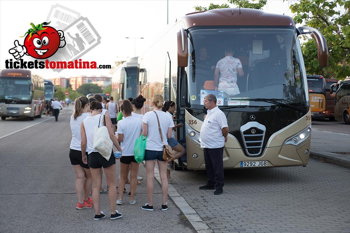 No trains from Valencia to Buñol (C3 line still closed)!
🚍 Our G &amp; V tours = your stress-free ride to #LaTomatina2025:
✔️ Direct bus
✔️ Entry ticket
✔️ Party included

ticketstomatina.com/i/fnew/570/0/1…