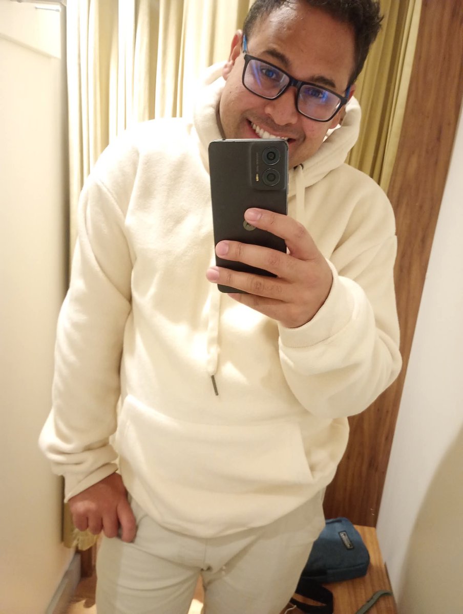 Muitos querem mas nem todos vão dizer o que sente eu sou a contrário de muitos por aí  livre alegre e doido pela vida e apaixonado pelo que sinto e me encanta o que belo a ser vivido