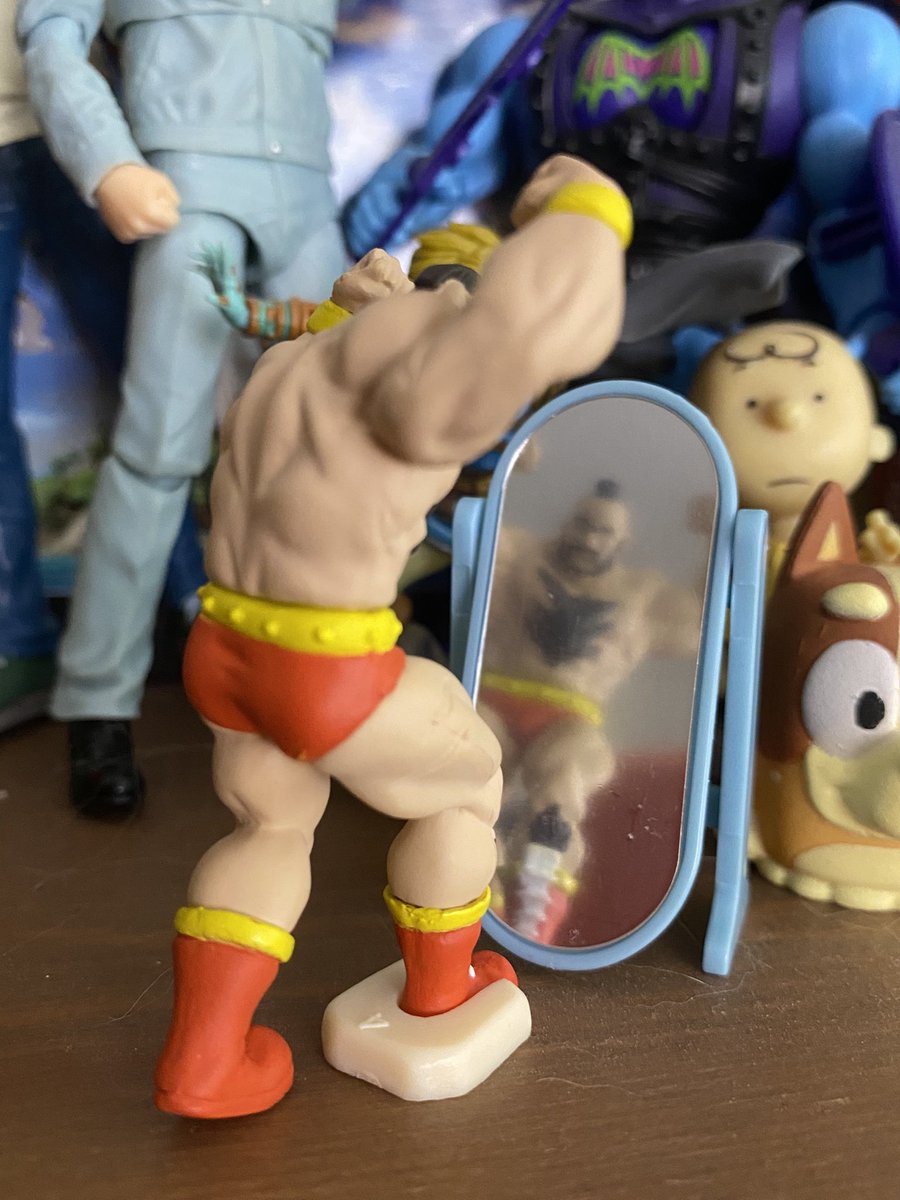 kevinscully's tweet image. Oh I love a good bit of silly Street Fighter, and these Mirror Pose Gacha are right up my street.

Look at Zangief, so happy with his muscles. 
💪🏼 

#StreetFighter