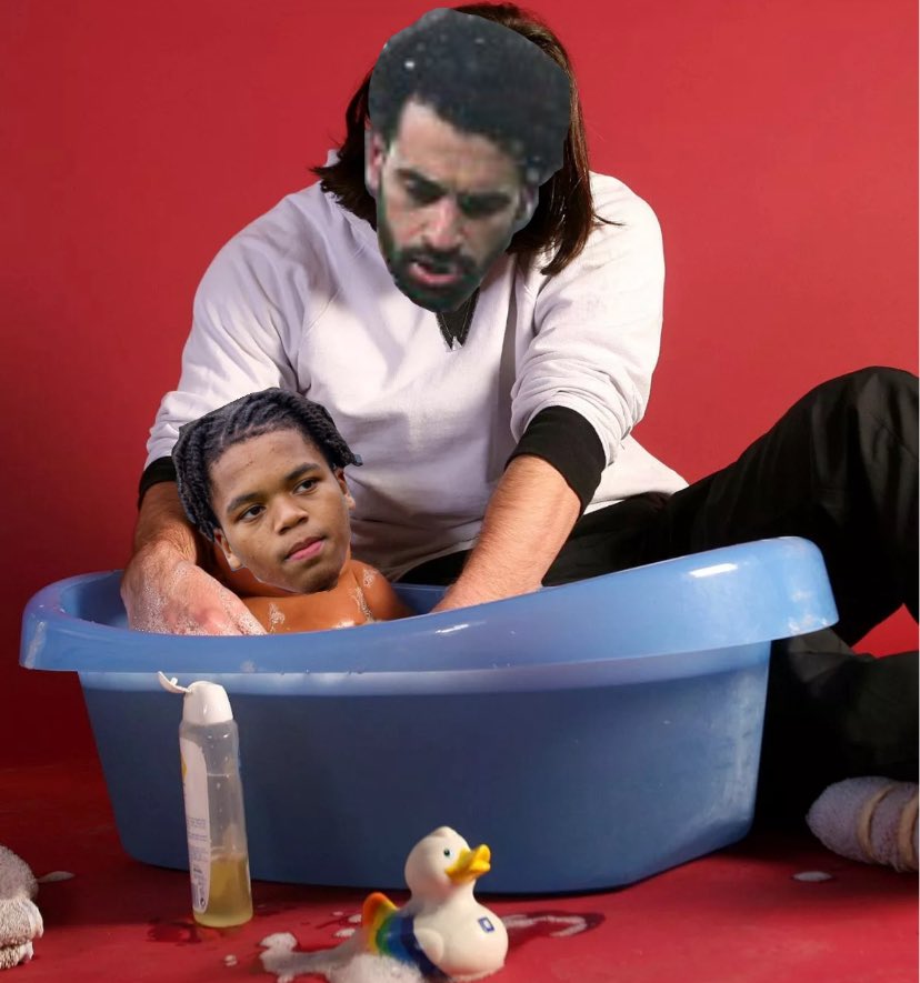 It’s crazy that this is a real photo 🤯 #LFC #Rio