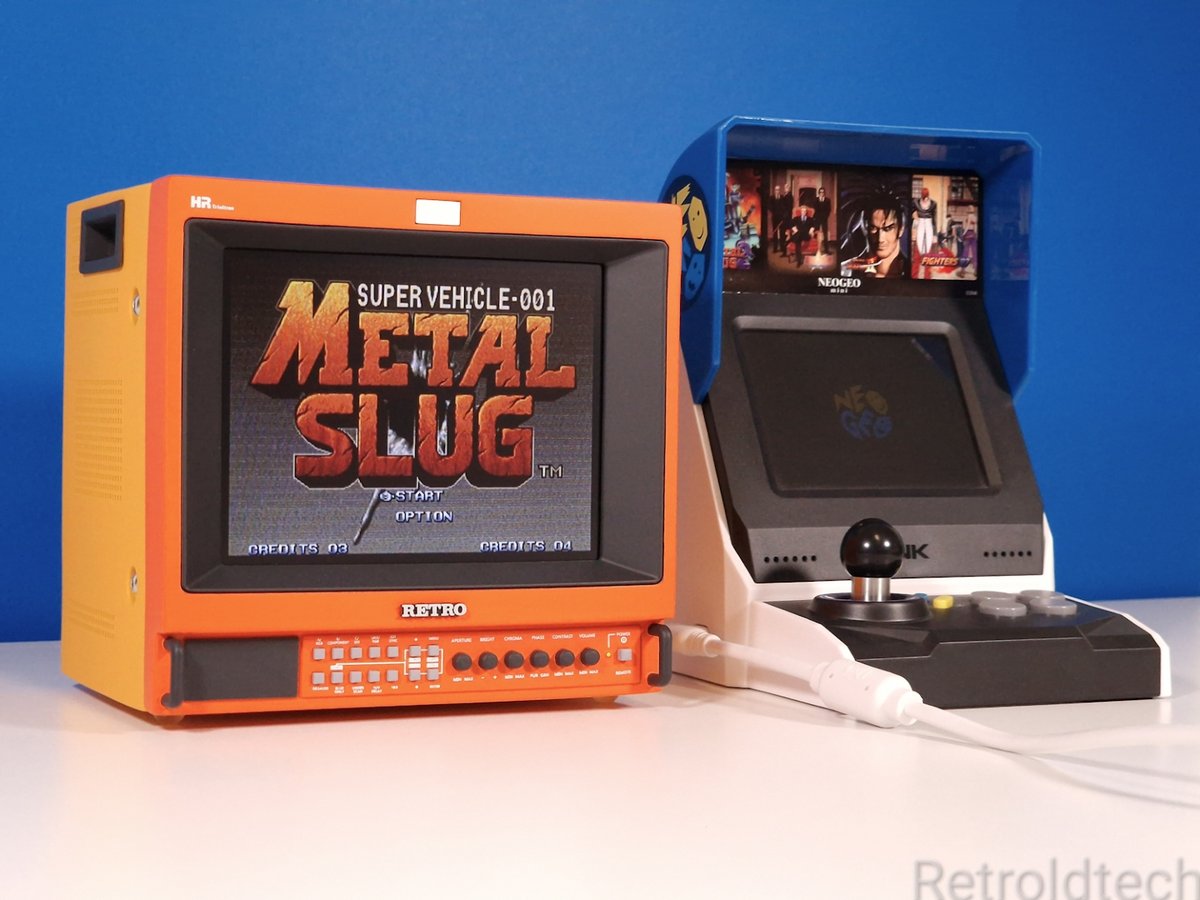 Retroldtech's tweet image. It’s not the mini console we all dreamed of... but I kinda love it anyway 🧡
The Neo Geo Mini has its charm, packed with classics and paired with a Metal Slug-orange Mini PVM, it just feels right.
After all, the AES was just the home version of the real deal.
#MiniPVM…