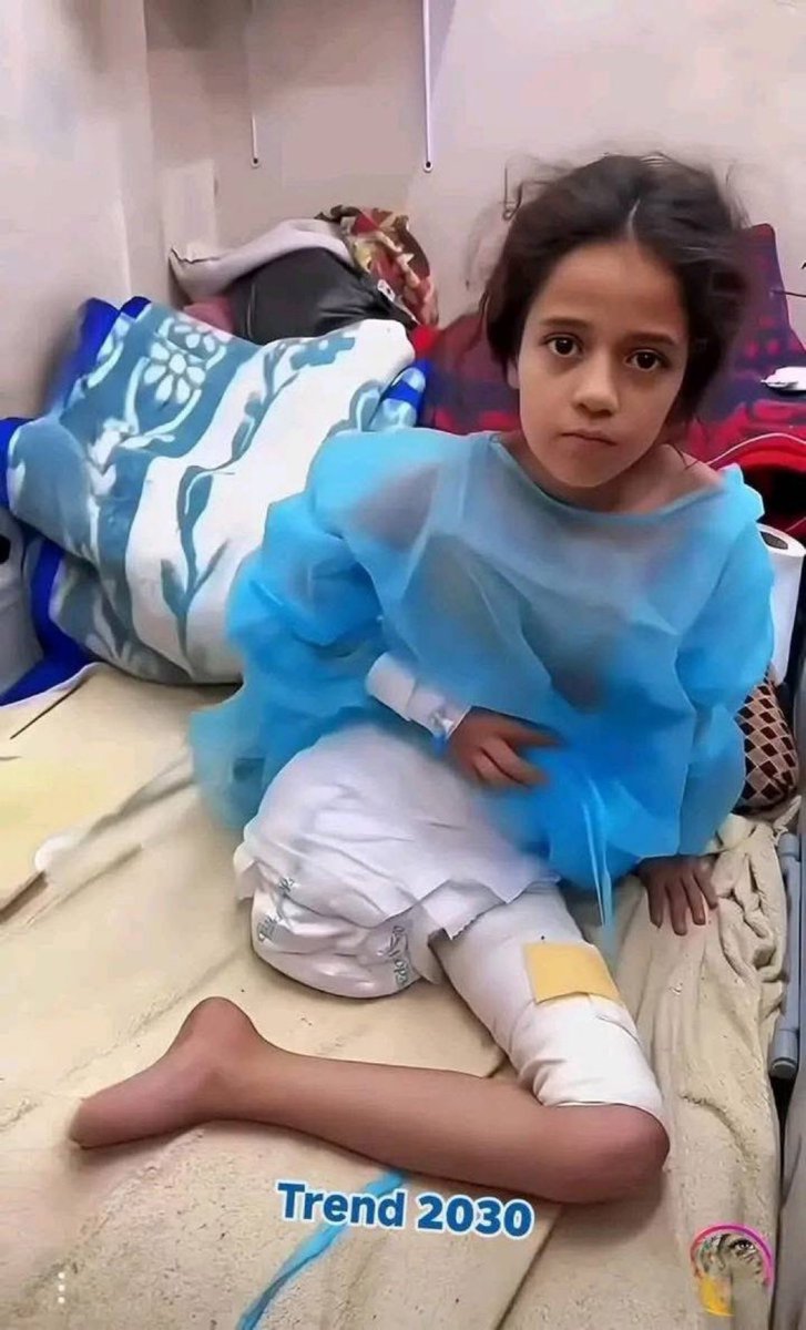 samiltayyar27's tweet photo. Artık sözün bittiği, kelimelerin kifayetsiz kaldığı yerdeyiz.

Tüm dünya, özellikle İslam ülkeleri büyük vebal altındadır, hesaba çekileceklerdir.

Yolu, yöntemi, şekli, genişliği, vakti, stratejisi tartışılabilir.

Ancak, bu vahşeti durdurmak, çağın Hitler’ini çöplüğe gömmek için İsrail’e askeri müdahale dışında hiç bir seçenek kalmamıştır.