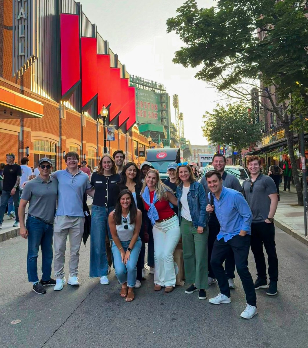 GundersonLaw's tweet image. .@GundersonLaw hosted a memorable 2025 #SummerProgram in our Bay Area, Boston, Los Angeles, and New York offices. Thank you to our #SummerAssociates for bringing your authentic selves and collaborative spirit, making this a successful summer!