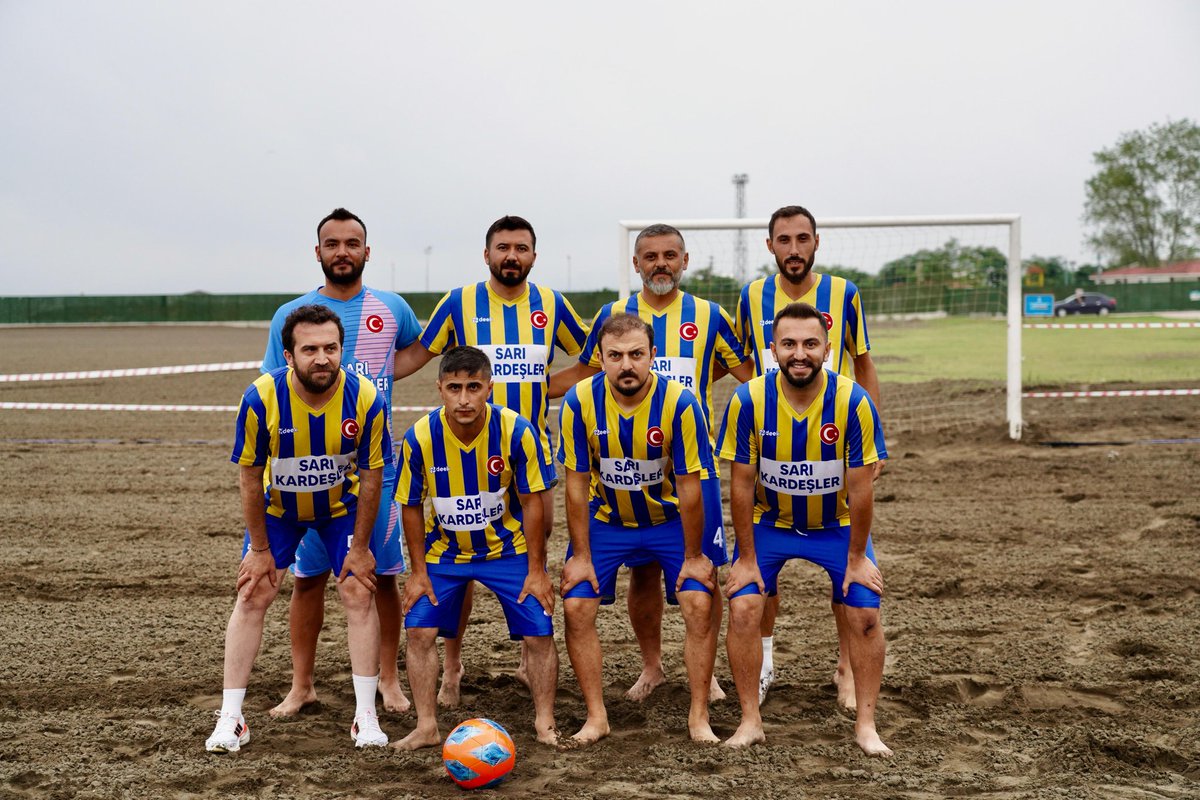 12. Çınar Festivali kapsamında düzenlediğimiz spor turnuvalarının açılışını büyük bir heyecanla gerçekleştirdik. 🎉⚽🏐

Sporun birleştirici gücüne inanıyor, her yaştan hemşehrimizin katılımıyla festival coşkusunu sahalara taşıyoruz.