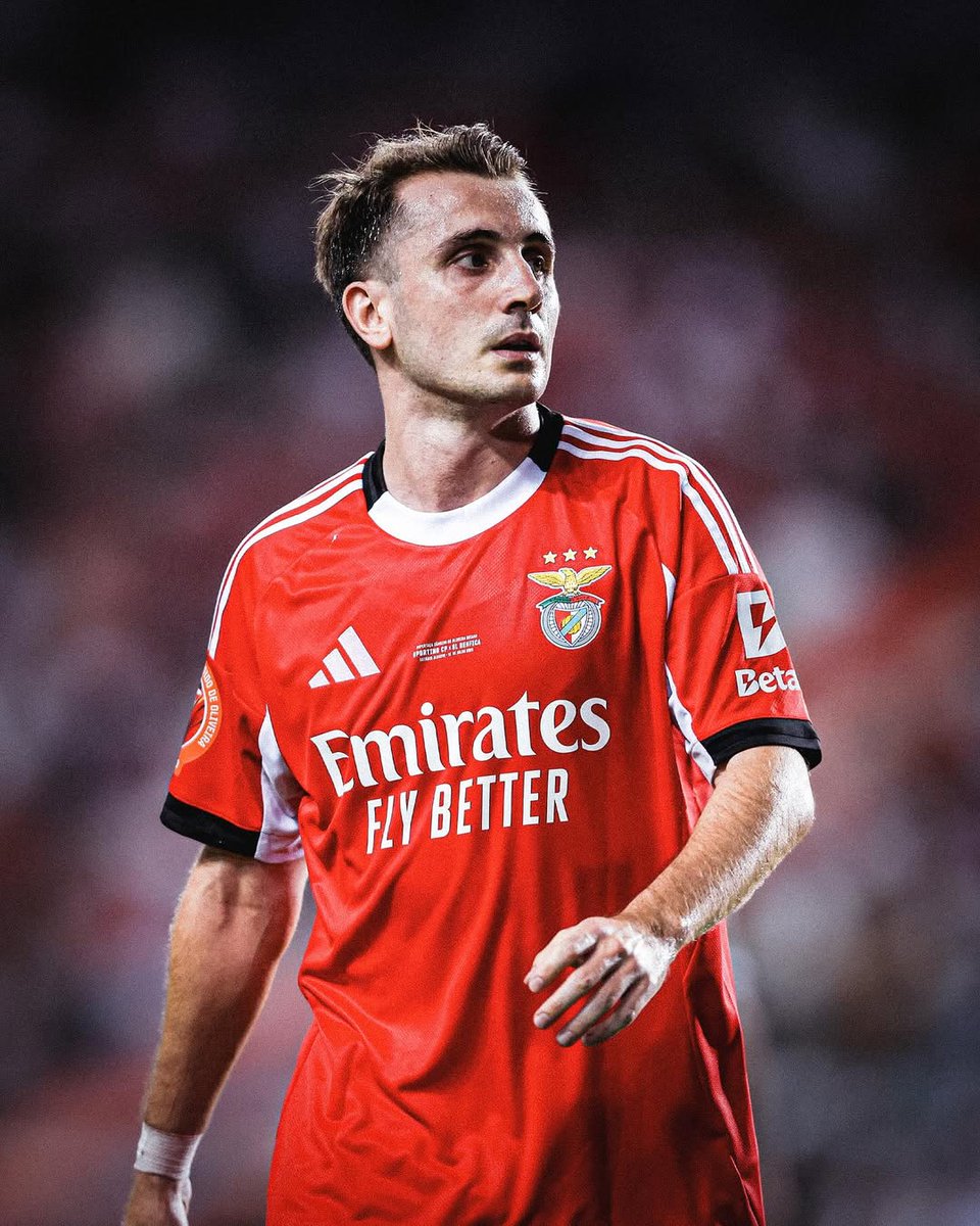 Benfica, Avrupa'daki geleceği netleşene kadar Kerem Aktürkoğlu'nun transferine izin vermeyecek. (Record)