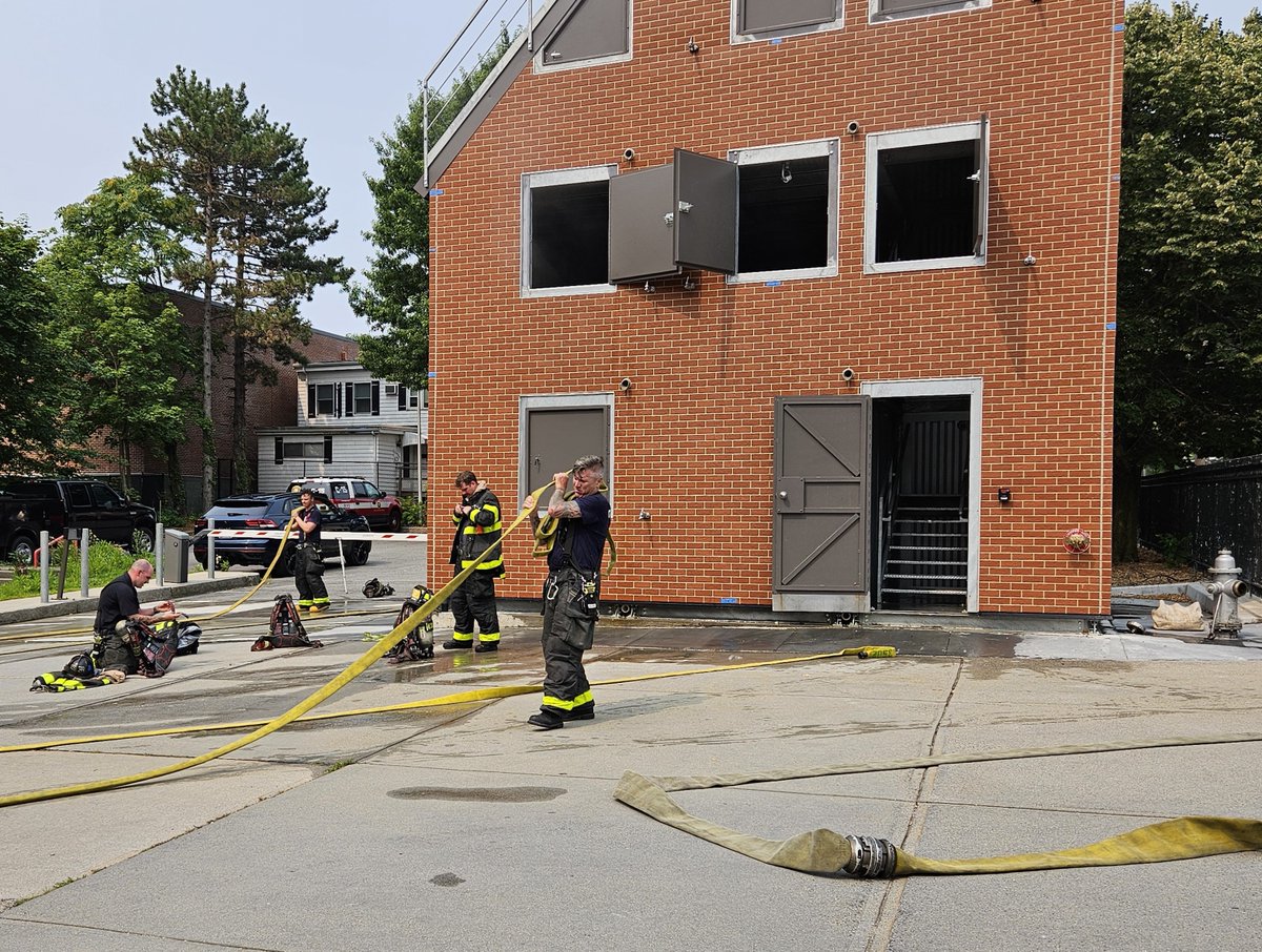 Following each training evolution, procedures are reviewed &amp; lessons reinforced,  &amp; all hose, tools, SCBA, &amp; equipment are made up to be ready for the next run.
Group 2 on duty.