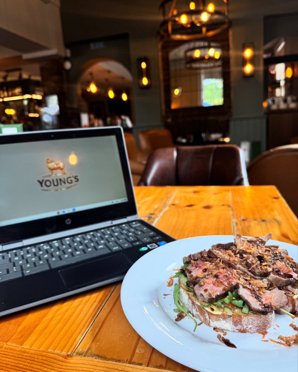 GreyhoundH's tweet image. Need a break from the office? Our work from pub deal runs from 12-17:00 including any lunch item and unlimited tea and coffee☕️

@youngspubs #workfrompub #publunch