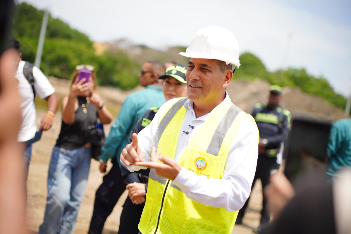 Evocando los otrora teatros variedades, donde se presentaban diversos actos como musicales, comedia, magia, malabarismo, teatro y cine, llega la gran #PlazaVariedades, en la explanada del parque Espíritu del Manglar, el más bello de #Colombia. 

HOY arrancamos con las obras de