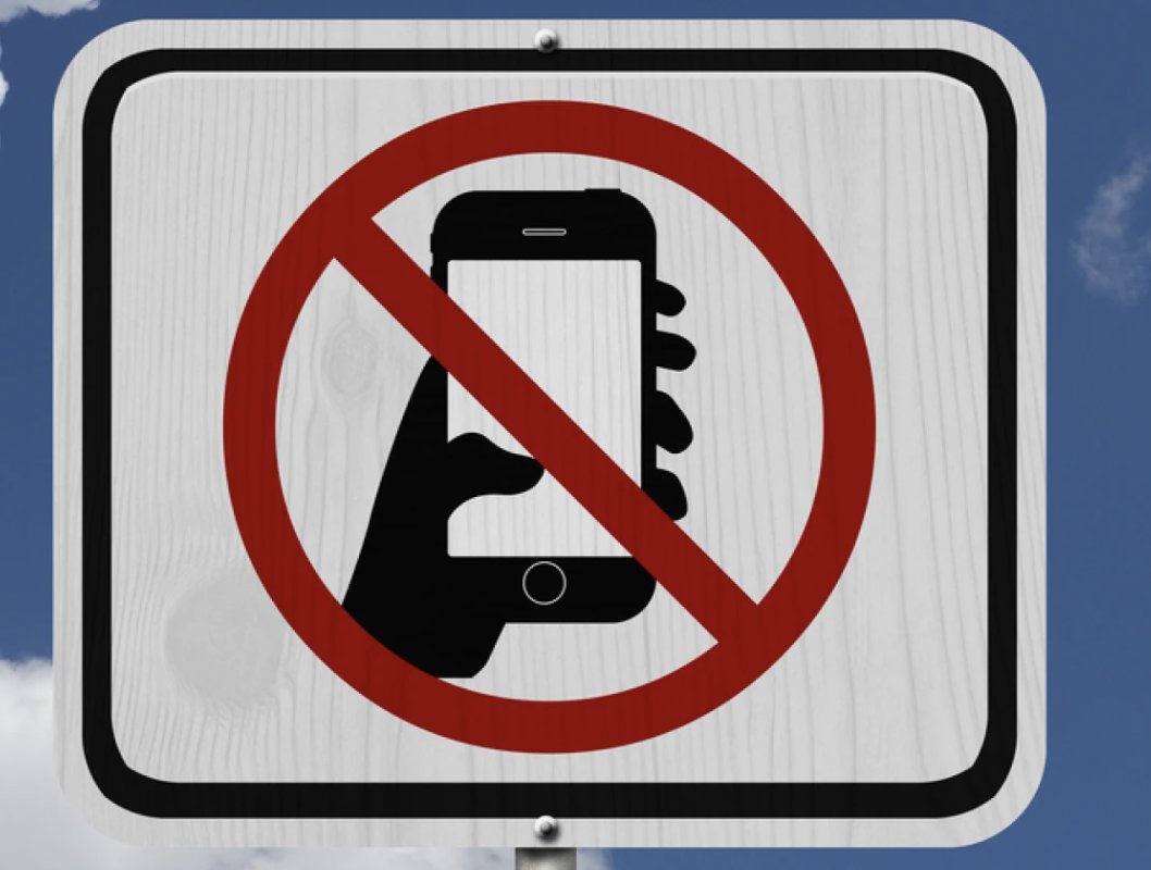 Alp Sungu (@alpsungu) on Twitter photo 📲✖️Should phones be banned in classrooms?
Our study with 17,000 students finds:
Removing phones improves grades, especially for struggling students!
🧵
papers.ssrn.com/sol3/papers.cf… (with <a href="/andbjn/">Andreas Bjerre-Nielsen</a> and P. Choudhury)
Half of global education systems have phone bans in classrooms, 📲✖️Should phones be banned in classrooms?
Our study with 17,000 students finds:
Removing phones improves grades, especially for struggling students!
🧵
papers.ssrn.com/sol3/papers.cf… (with <a href="/andbjn/">Andreas Bjerre-Nielsen</a> and P. Choudhury)
Half of global education systems have phone bans in classrooms,