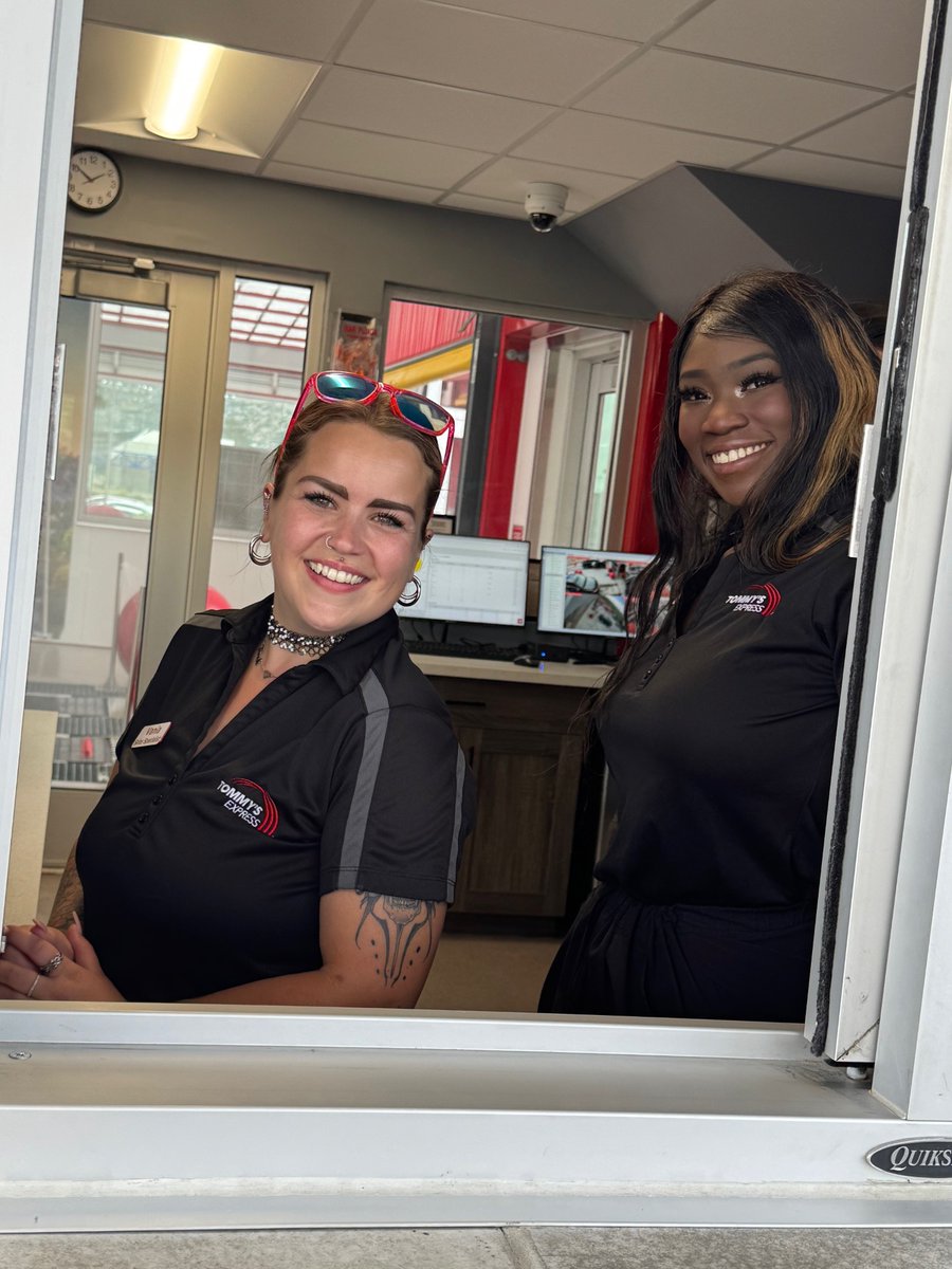 #MemberMonday Meet Raynna and Vania — two absolute of our team members here at Tommy’s Express in Colorado Springs!