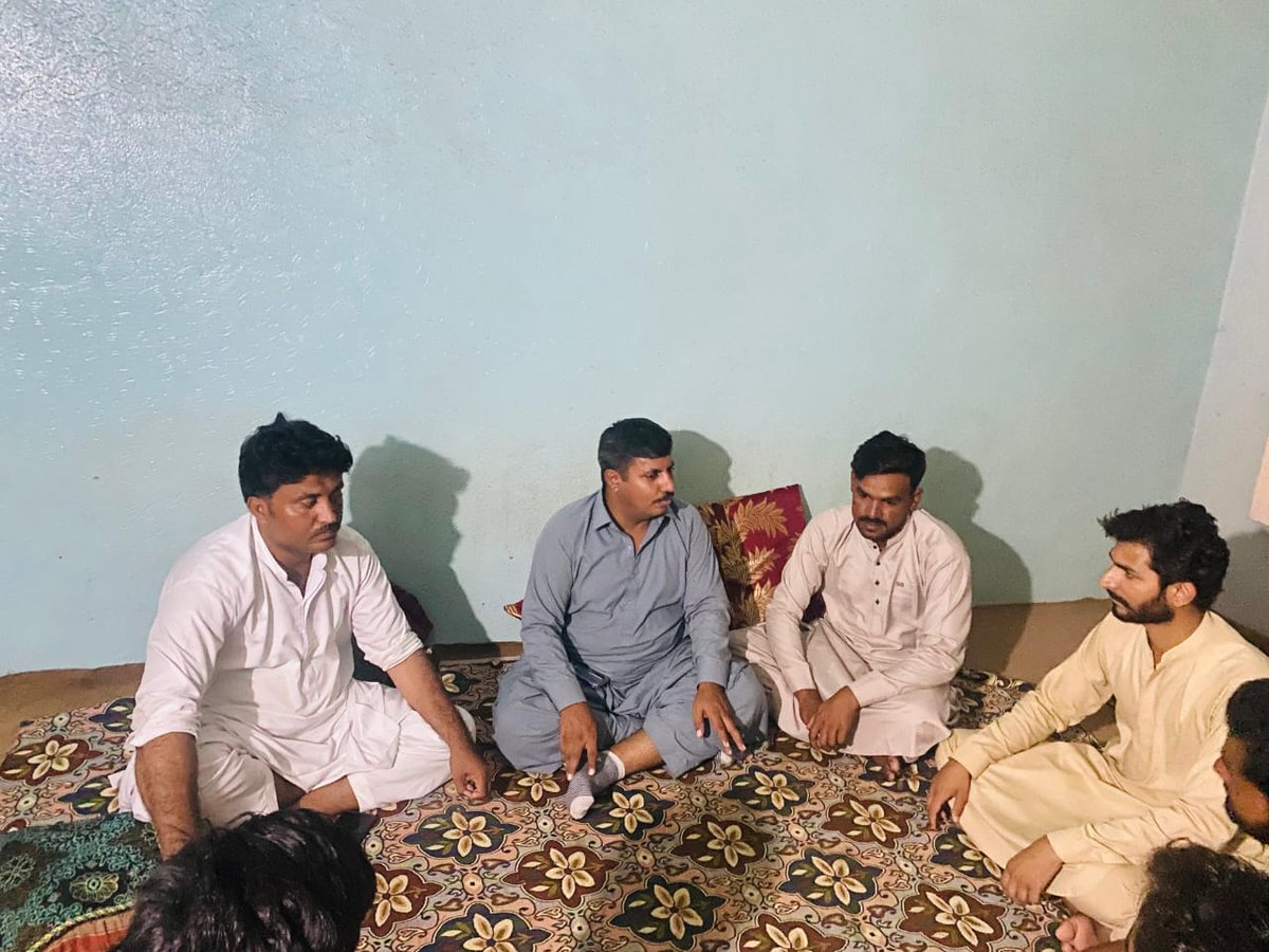 Sindh United Party - SUP (@sup_sindh) on Twitter photo روهڙي: سنڌ يونائيٽيڍ پارٽي تعلقي روھڙي جو ضلعي سکر جي صدر عيدن جاگيراڻي، سيڪريٽري ماجد ڏنور، سينيئر نائب صدر سراج ڍوگر جو تنظيمي دورو، 
سياسي ۽ تنظيمي صورتحال تي غور ويچار، روھڙي تعلقي جي ھيٺين عھديدارن شرڪت ڪئي،
 شھزاد زنگيجو، فقير سليم منگريو، فيروز جسڪاڻي، شيراز ميراڻي. روهڙي: سنڌ يونائيٽيڍ پارٽي تعلقي روھڙي جو ضلعي سکر جي صدر عيدن جاگيراڻي، سيڪريٽري ماجد ڏنور، سينيئر نائب صدر سراج ڍوگر جو تنظيمي دورو، 
سياسي ۽ تنظيمي صورتحال تي غور ويچار، روھڙي تعلقي جي ھيٺين عھديدارن شرڪت ڪئي،
 شھزاد زنگيجو، فقير سليم منگريو، فيروز جسڪاڻي، شيراز ميراڻي.