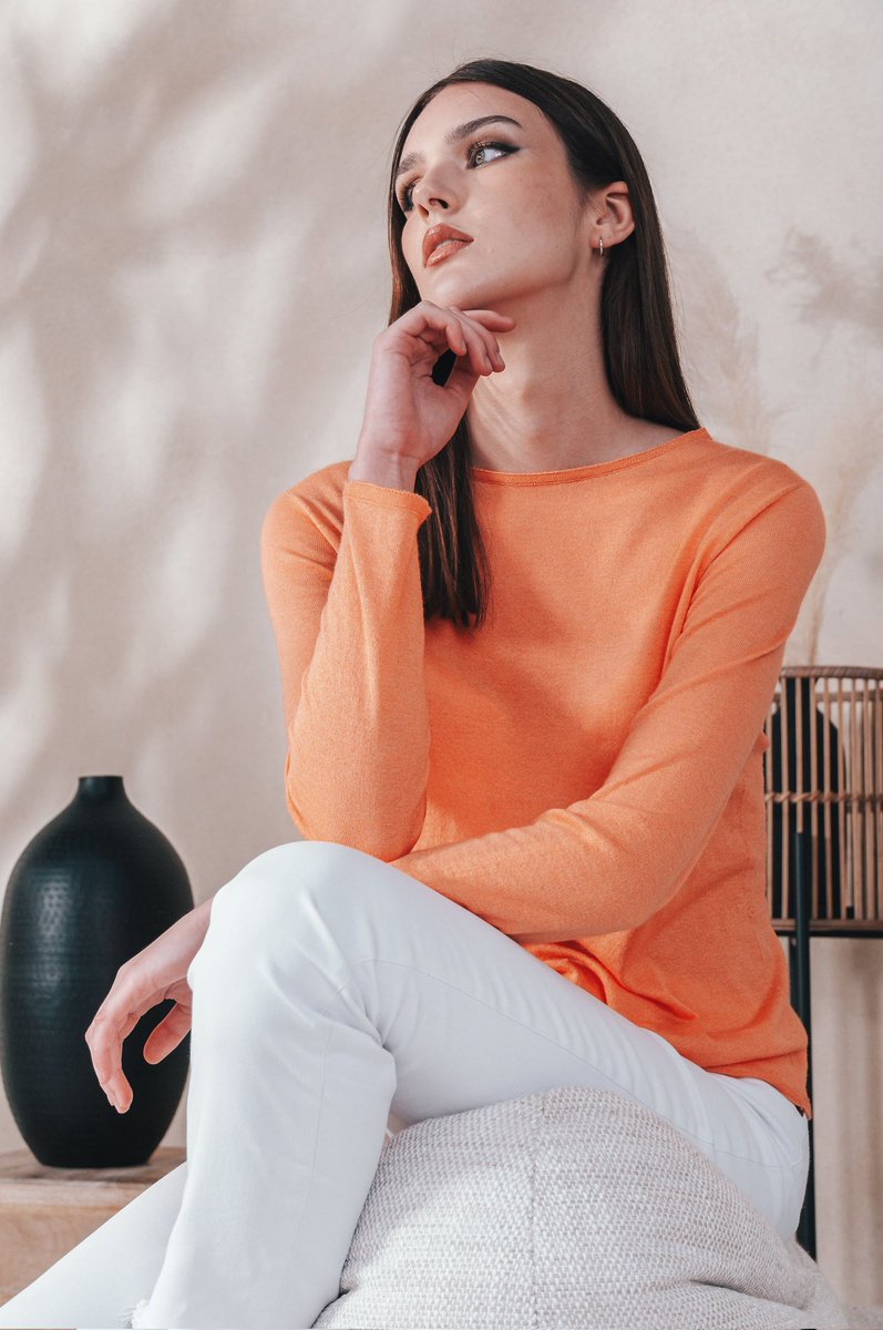 A whisper of silk, a breath of cashmere — effortless Italian elegance.
.
.
#summerday #womenstyles
#summersweater #sweater 
#resortwear #fashioninspo 
.
Shop now : tinyurl.com/ploumanach