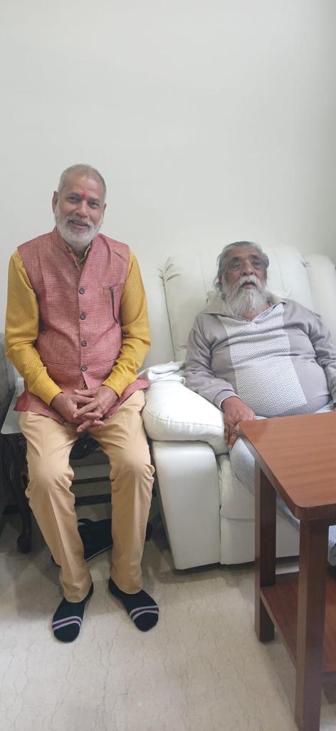 msinghc9's tweet image. झारखंड के पूर्व मुख्यमंत्री परम श्रद्धेय गुरुजी आदरणीय शिबू सोरेन जी के असामयिक निधन का समाचार ज्ञात हुआ ! 

में श्रद्धेय गुरुजी की पुण्यात्मा को सादर नमन करता हूं 🙏🏾 ! 

इस दुःख की घड़ी में मेरी आत्मिक संवेदना प्रकट करता हूं ! 

ओम शांति शांति शांति 🙏🏾🙏🏾 @HemantSorenJMM