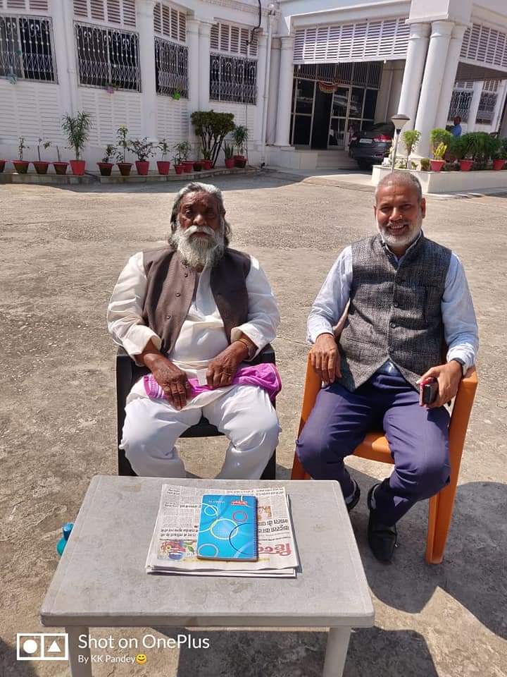 msinghc9's tweet image. झारखंड के पूर्व मुख्यमंत्री परम श्रद्धेय गुरुजी आदरणीय शिबू सोरेन जी के असामयिक निधन का समाचार ज्ञात हुआ ! 

में श्रद्धेय गुरुजी की पुण्यात्मा को सादर नमन करता हूं 🙏🏾 ! 

इस दुःख की घड़ी में मेरी आत्मिक संवेदना प्रकट करता हूं ! 

ओम शांति शांति शांति 🙏🏾🙏🏾 @HemantSorenJMM