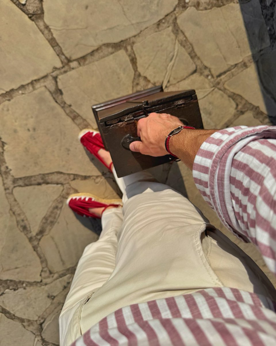 A Seva encara tenim la costum de passar-nos la capelleta de la Sagrada Família casa per casa!