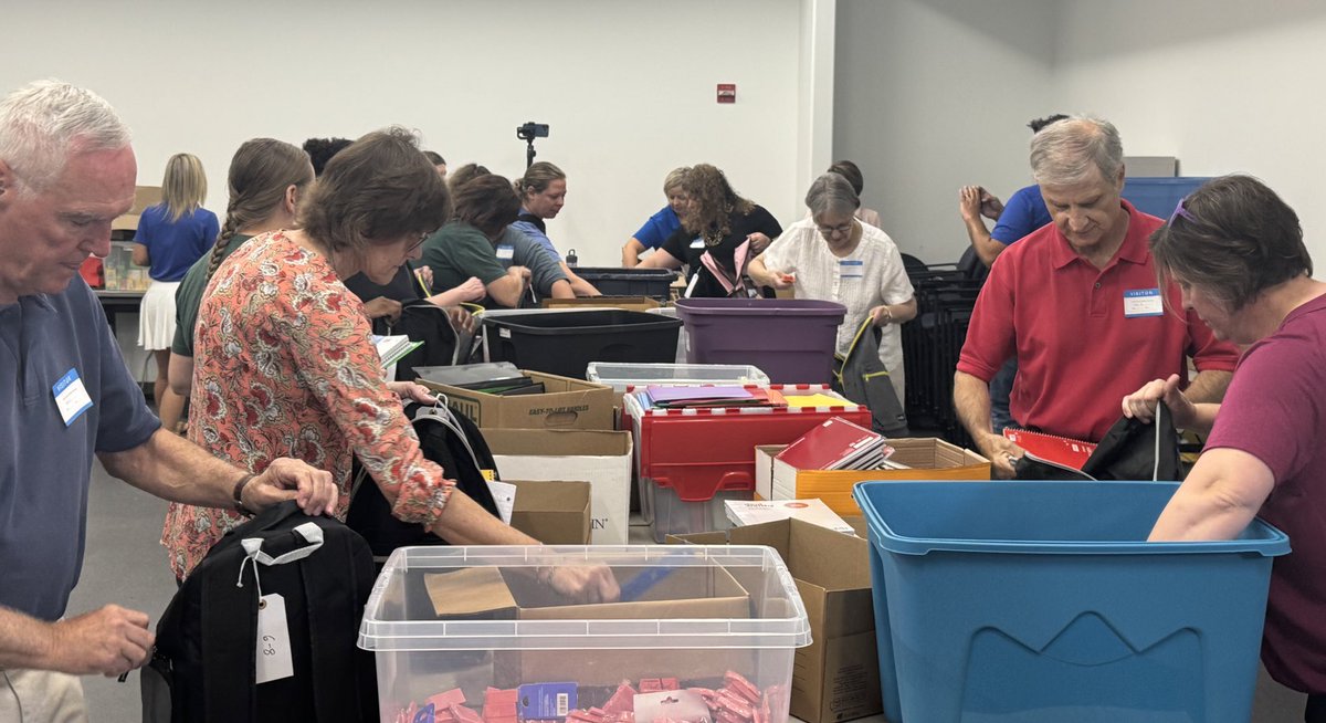 Great day working with Friends of Lucas County Children Services on the backpack project! Getting kids in our community ready to go back to school! 🎒📝

#friendsoflccs #lucascounty #toledo #schoolseason #community