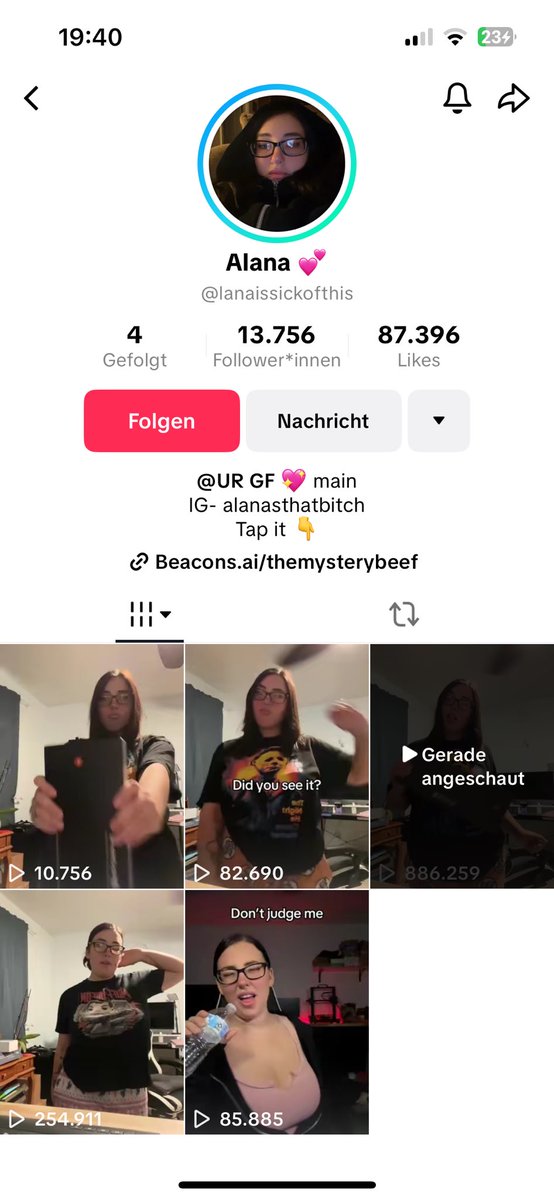 Ihr ganzer Content besteht daraus dass sie ihre Titten flasht??? 😭