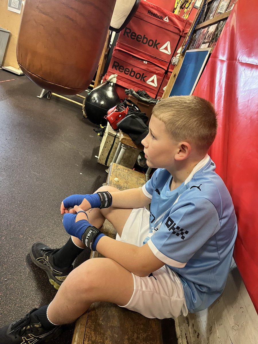 Showing Big Dave Allen how it’s done 👀🥊 <a href="/mosssidefirebox/">MossSide Fire Boxing</a>