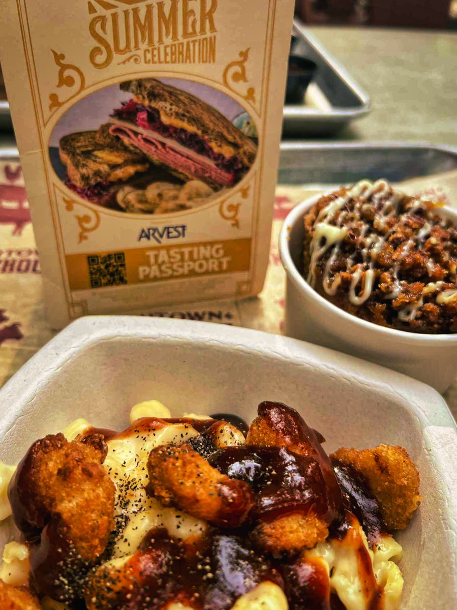 The Drone &amp; Fireworks Celebration at Silver Dollar City ended with a bang—but the fun’s not over!

🎟️ Get Buy 1 Day, Get 1 Day FREE now thru Aug 31! Double the thrills at America’s Favorite Theme Park 👉branson.com/attractions/si…

#SilverDollarCity #BOGOFun