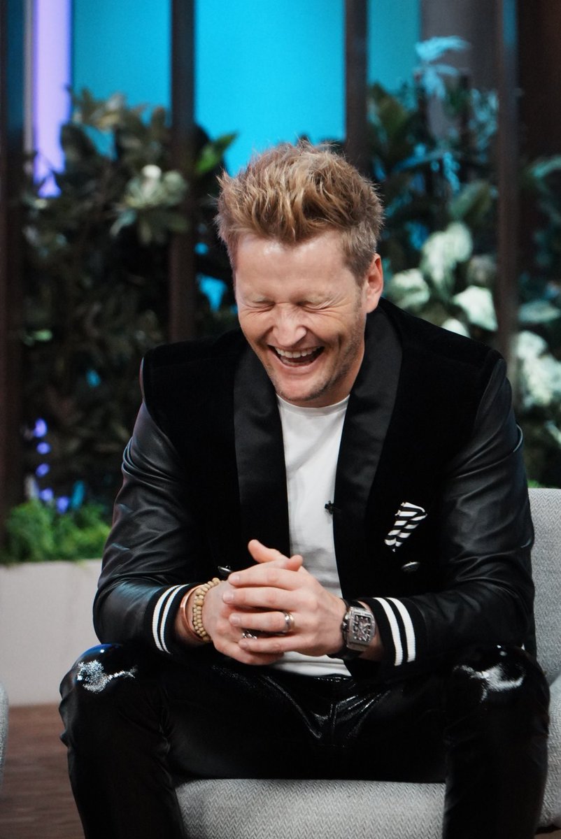 Alexander Acha tweet media