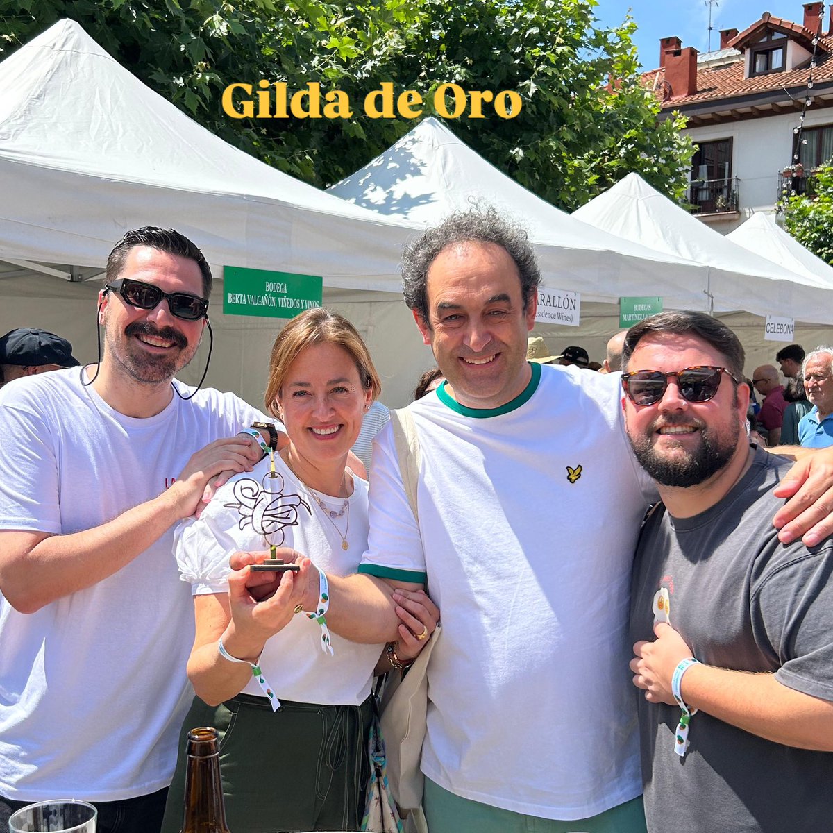…y al fin!! Two years later… 
Nuestros queridos <a href="/la_picaeta/">🎙 LA PICAETA - El Podcast -</a> ¡nos entregaron la Gilda de Oro Honorífica! Yeahhhh!!!