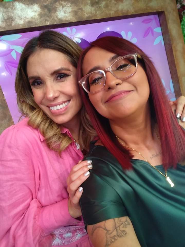 uxmal_issa's tweet photo. @programa_hoy Felicidades @hoy y feliz de acompañarlos tantos años #hoy27años https://t.co/MDEUtFHVMT
