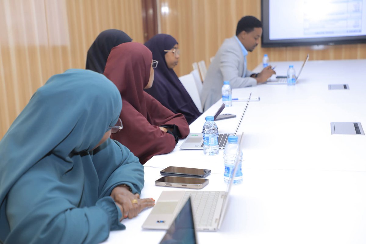 SIMADUniversity's tweet photo. The Monthly Operations Board Meeting took place today at the Main Campus, chaired by Dr. Ahmed Hassan Mohamud, Deputy Rector for Administration & Finance. Key updates and challenges were discussed.
#SIMADUniversity #SIMAD #SIMAD25 #OperationsBoard https://t.co/dWxgeFXtWa