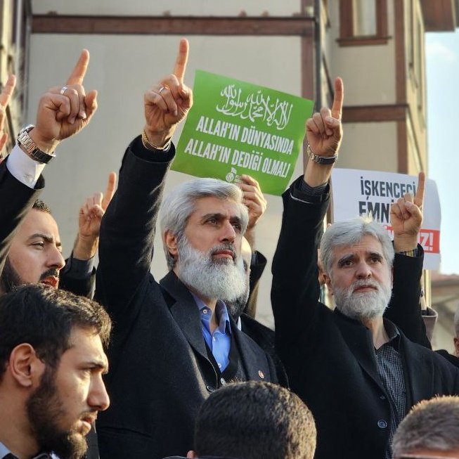 Her mesele Kur'an'a uyalım diyen bir Lider!

AlparslanHoca Hedefte
#GazzeyeİhanetİkiyüzlüSiyaset