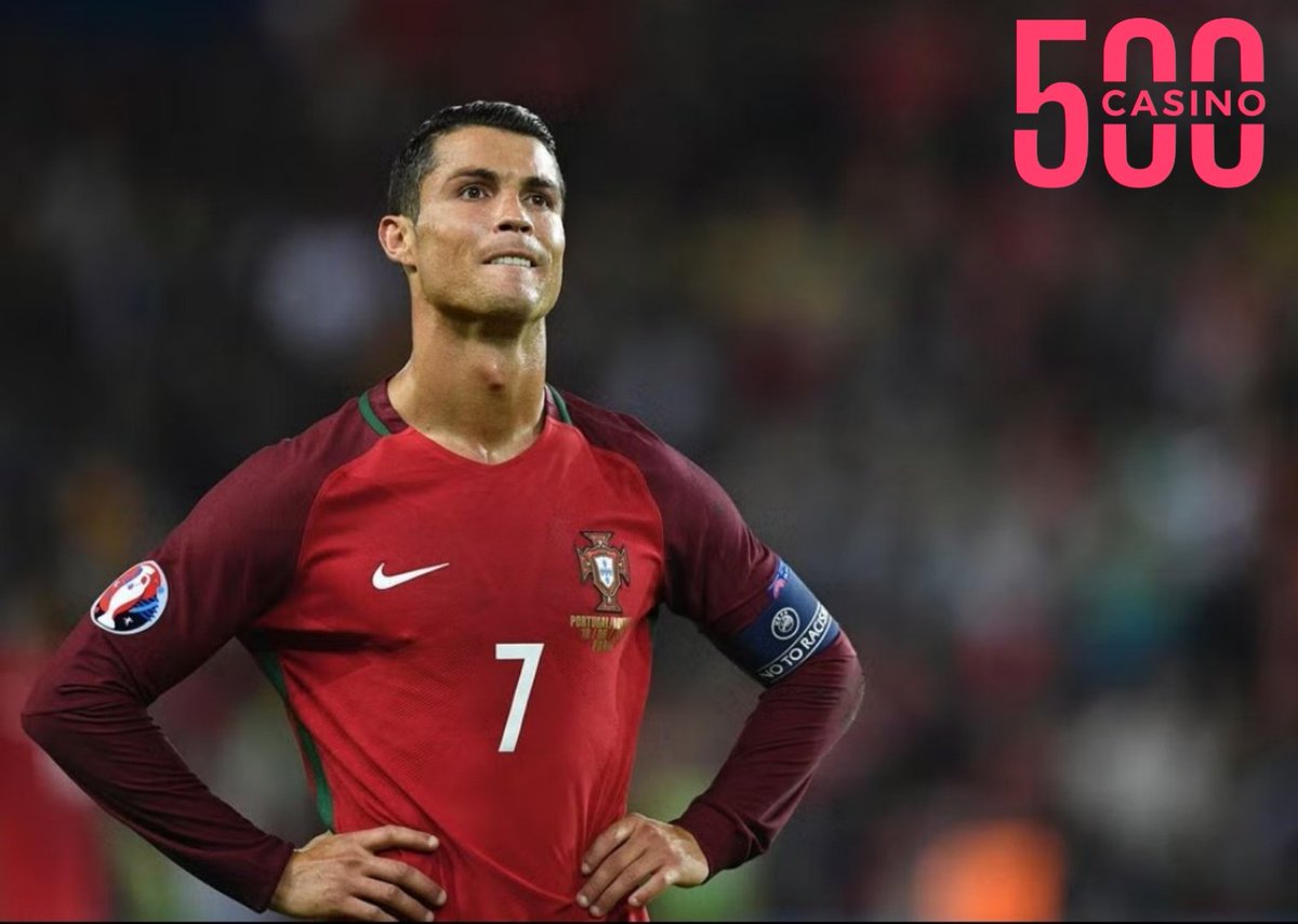 Some videos/stories of Cristiano Ronaldo the media doesn't want you to see 

(A THREAD)