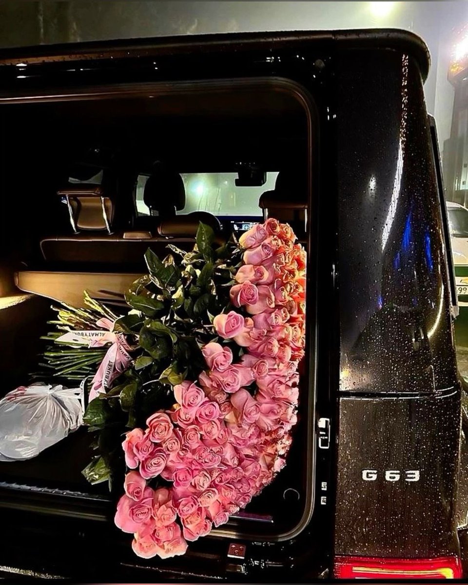 i3Moment's tweet image. Pink roses