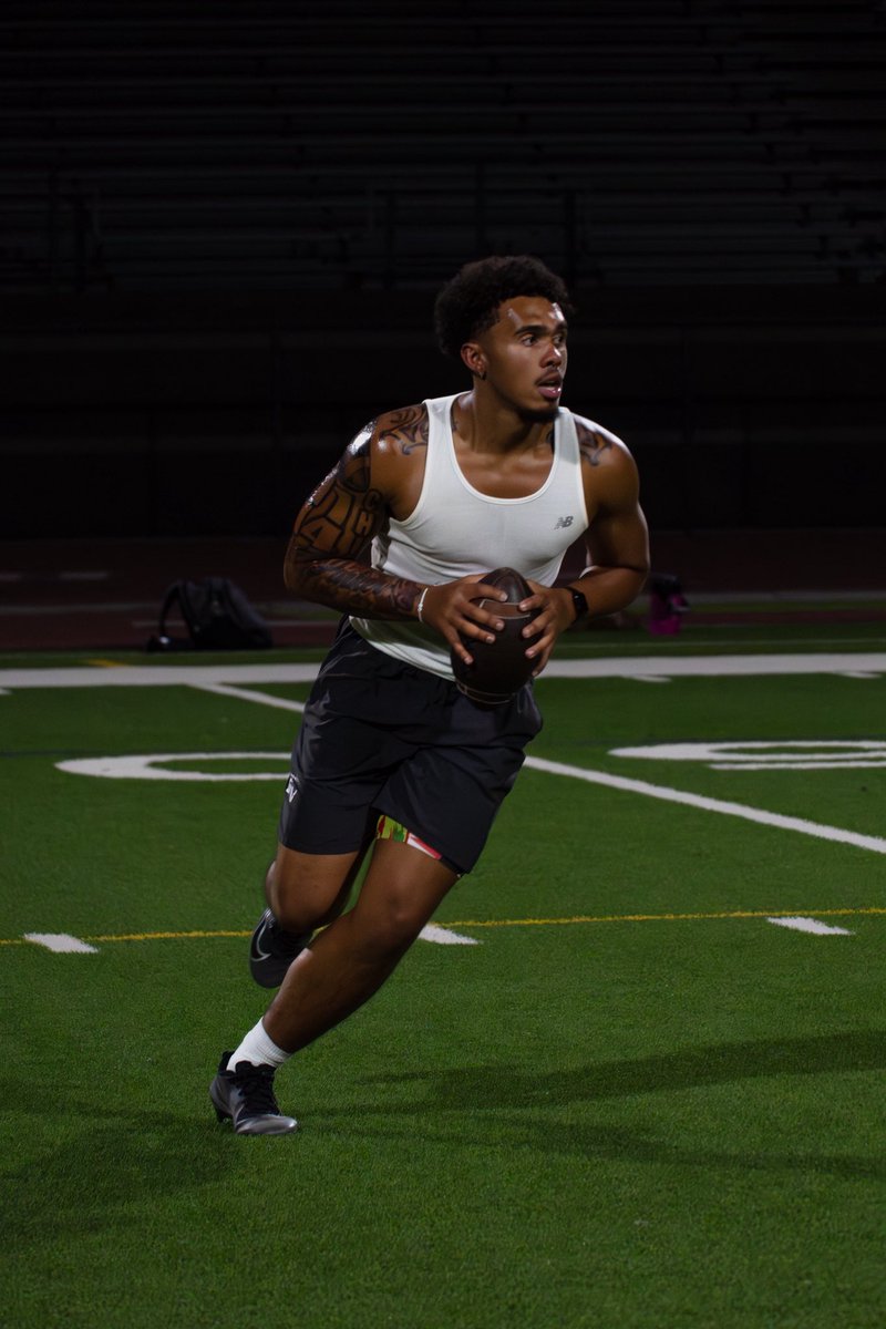 We working!!! 7 days till the beloit guys going camping!! #D3Football #BeloitWisconsin #footballers