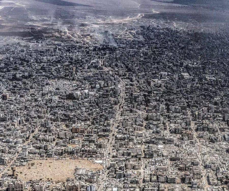 Osama Bin Javaid (@osamabinjavaid) on Twitter photo WHAT WILL YOU SAY?
When these are shown to school children in coming decades, will you be able to say you did what you could to prevent it?
Or will you stand, shamefaced, knowing that you supported, were even complicit, in a live screened genocide? #JusticeForGaza <a href="/Charlie533080/">Charlie Herbert</a> WHAT WILL YOU SAY?
When these are shown to school children in coming decades, will you be able to say you did what you could to prevent it?
Or will you stand, shamefaced, knowing that you supported, were even complicit, in a live screened genocide? #JusticeForGaza <a href="/Charlie533080/">Charlie Herbert</a>