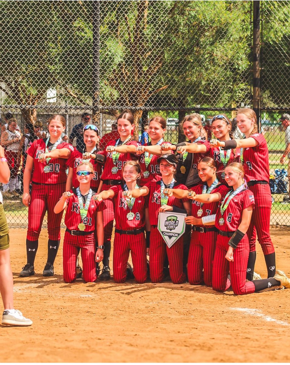 Hayley Wallace tweet media