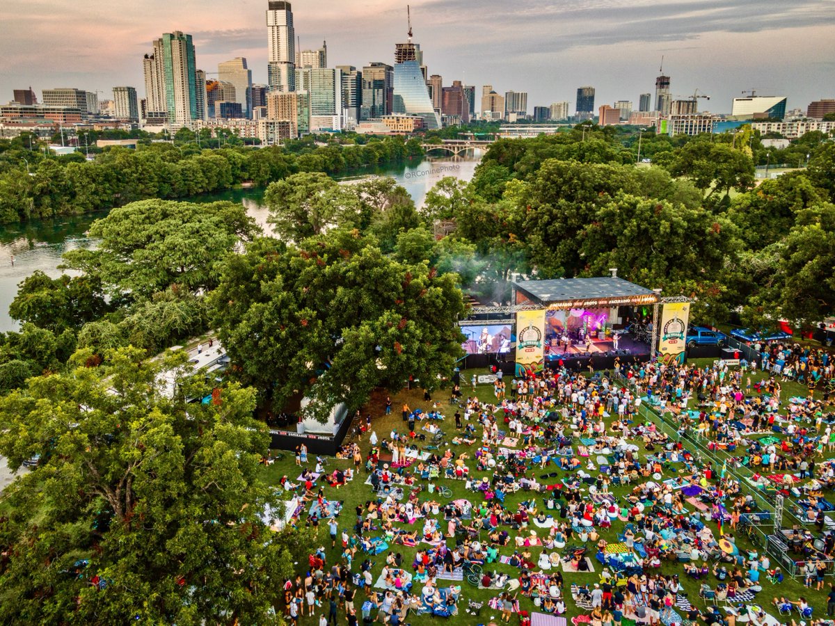 🎸 Austin's longest-running FREE concert series is back! Extra special this year: Catch Antone's 50th Anniversary All Stars as part of their milestone celebration - 50 years of being Austin's "Home of the Blues!" 

📸 1 and 2 courtesy of Blues on the Green, photo 3 by Ryan Conine