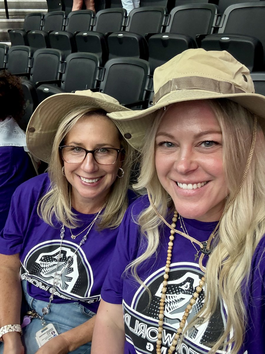 Ready for year 10 in the library and year 8 with the BEST assistant! #2025WEPROSPER