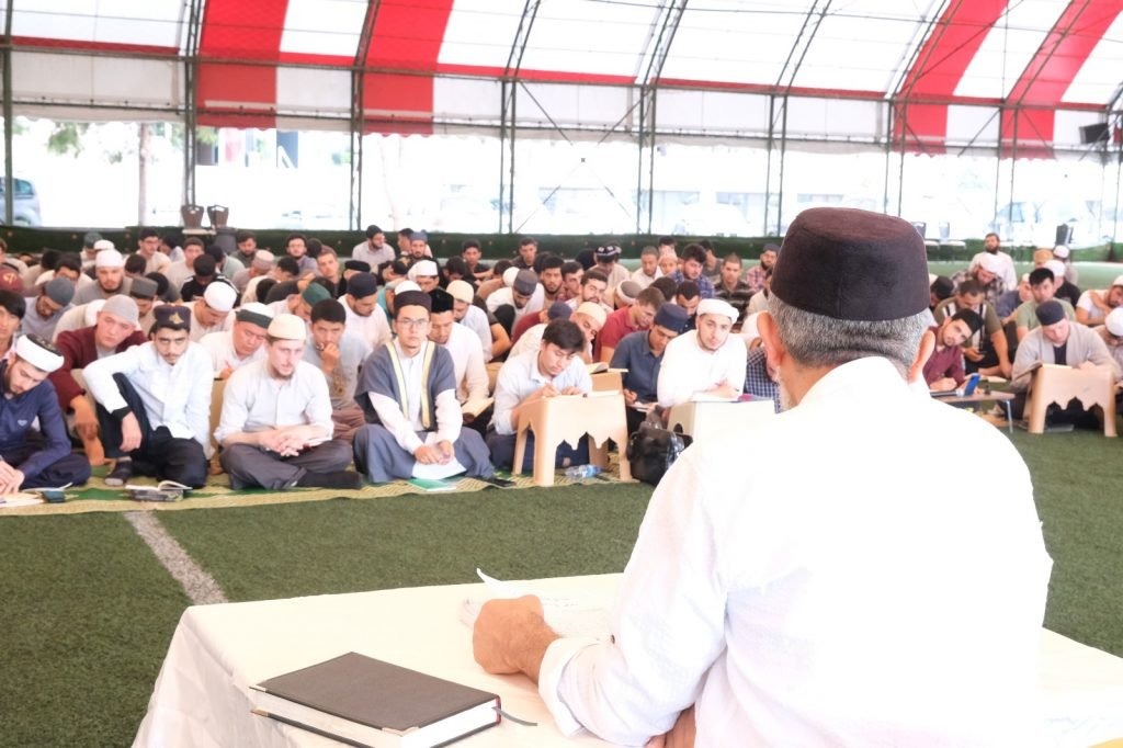 İlim, Fikir, Aksiyon dolu bir yolculuğa 
Kardeşlik ve Muhabbet dolu bir meclise tüm kardeşlerimizi bekleriz..
#YazKampı