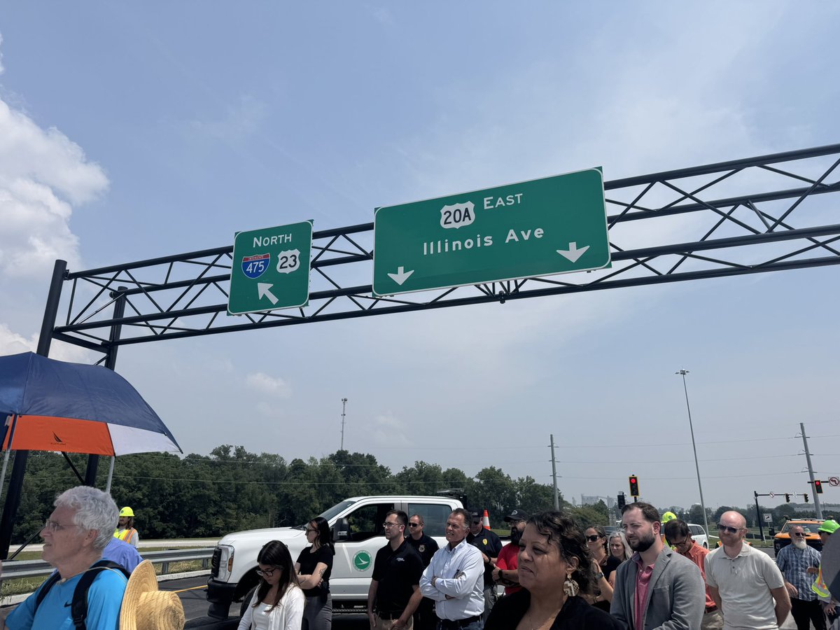 The diverging diamond interchange at I-475 and U.S. 20A in Maumee is expected to open later today! This is the second one in the area, the first being in Perrysburg. <a href="/ODOT_Toledo/">ODOT Toledo</a> <a href="/WTOL11Toledo/">WTOL 11</a>