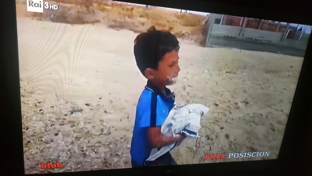 Se questa è vita. Se questo è un bambino. Penso ai tanti che si arrovellano sulle parole, di fronte a queste immagini da #Gaza #blob