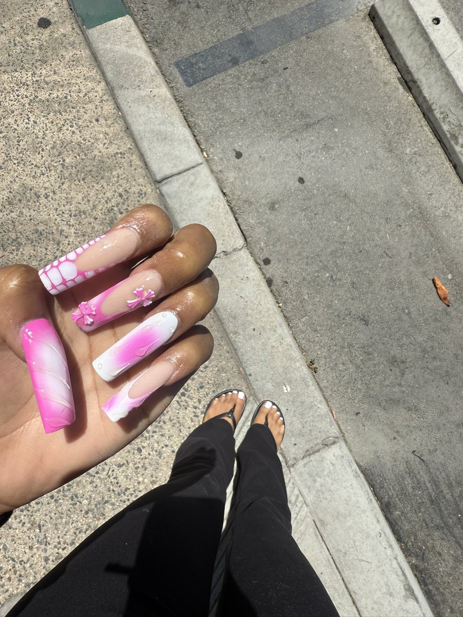 White toes always for the win 🥇