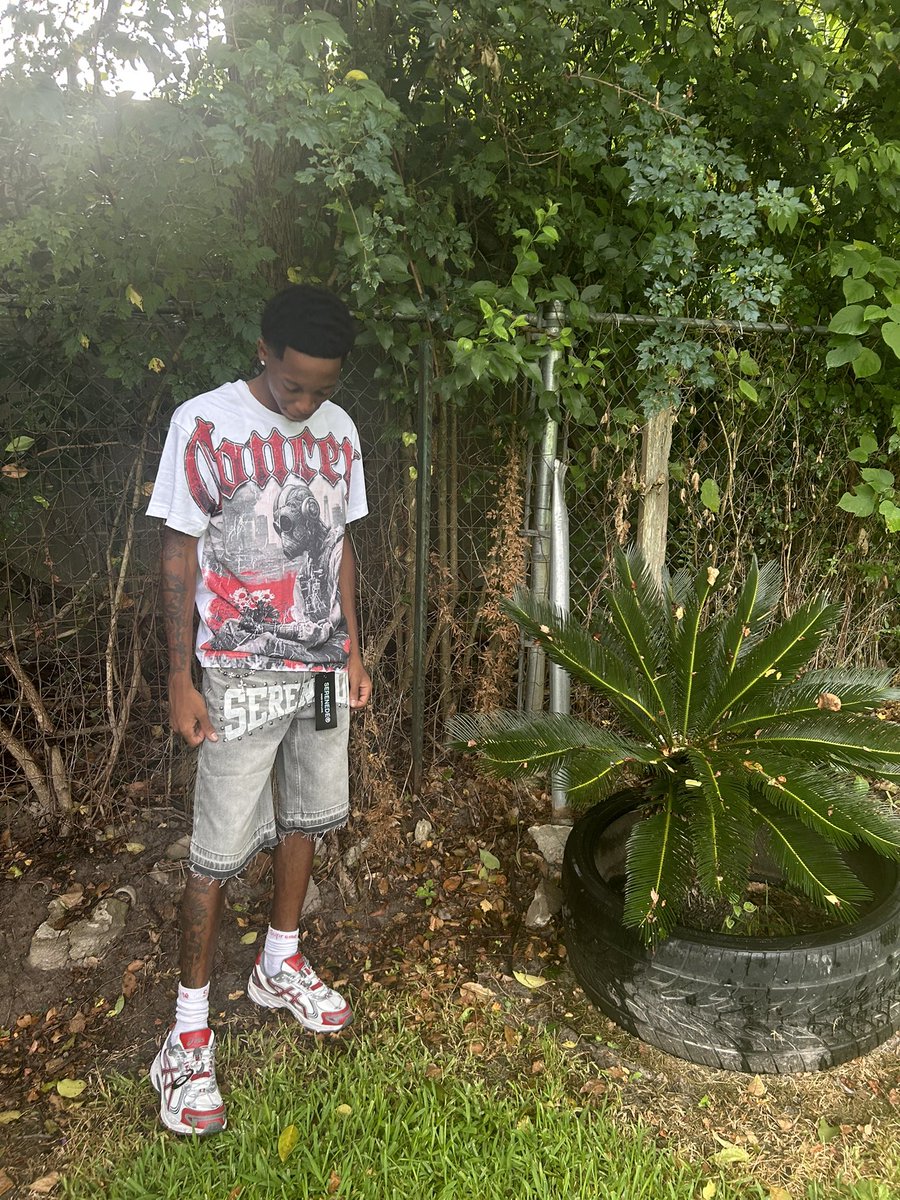 qsolitty's tweet image. “life get bad life get sad but when you stay up on it, come with bands”💯