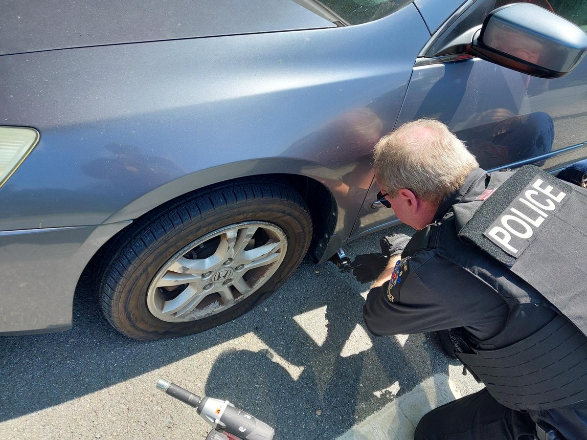 MCPD-1D (@mcpd1d) on Twitter photo <a href="/mcpnews/">Montgomery County Department of Police</a> 1D officers helped a young driver changed a flat and explained the how.
Does your young driver know?
Teach them now and they can be prepared for roadside emergencies.
It's the perfect time before college starts!
wtop.com/lifestyle/2025… <a href="/mcpnews/">Montgomery County Department of Police</a> 1D officers helped a young driver changed a flat and explained the how.
Does your young driver know?
Teach them now and they can be prepared for roadside emergencies.
It's the perfect time before college starts!
wtop.com/lifestyle/2025…