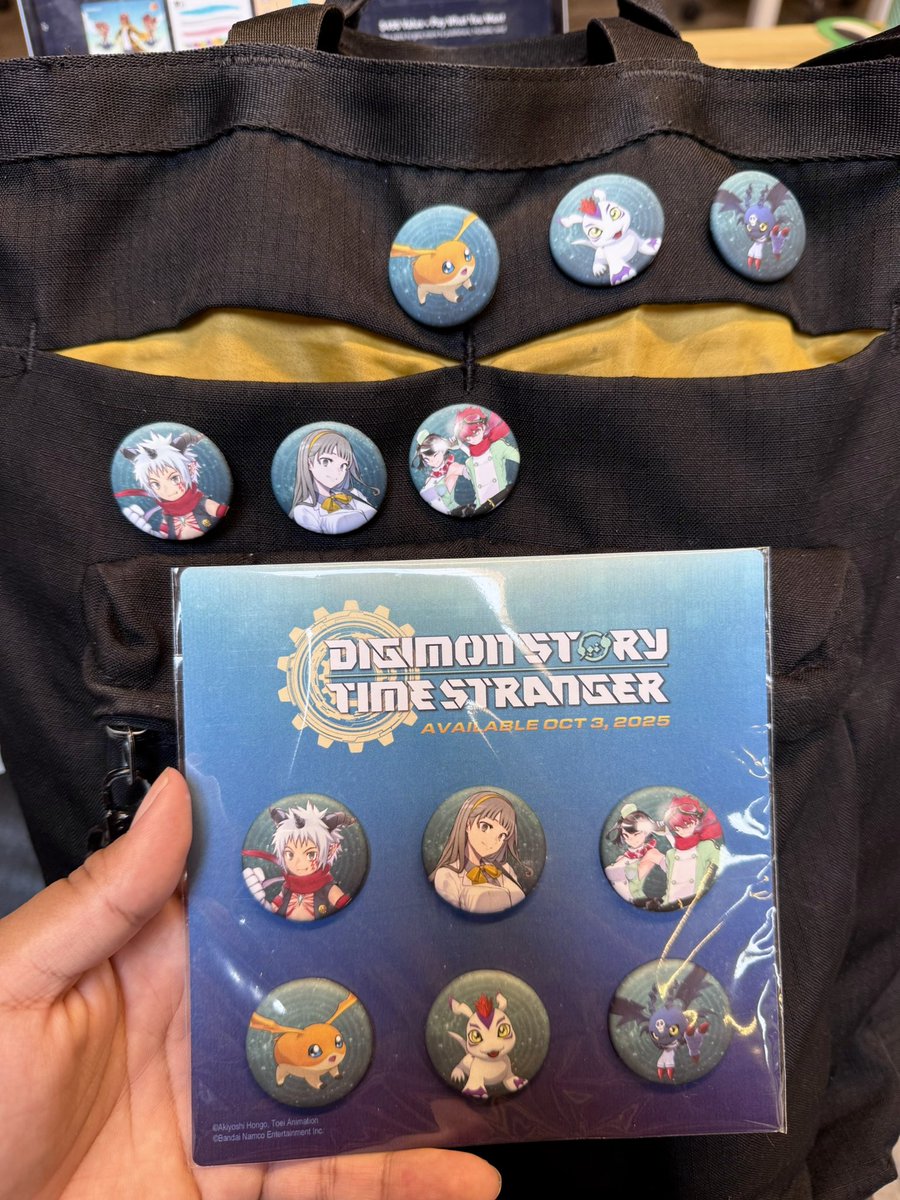My coworkers went to comic con, played the demo, brought me back buttons, and told me about the game! Love them to pieces, I’m so hyped!!
#Digimon #ComicCon