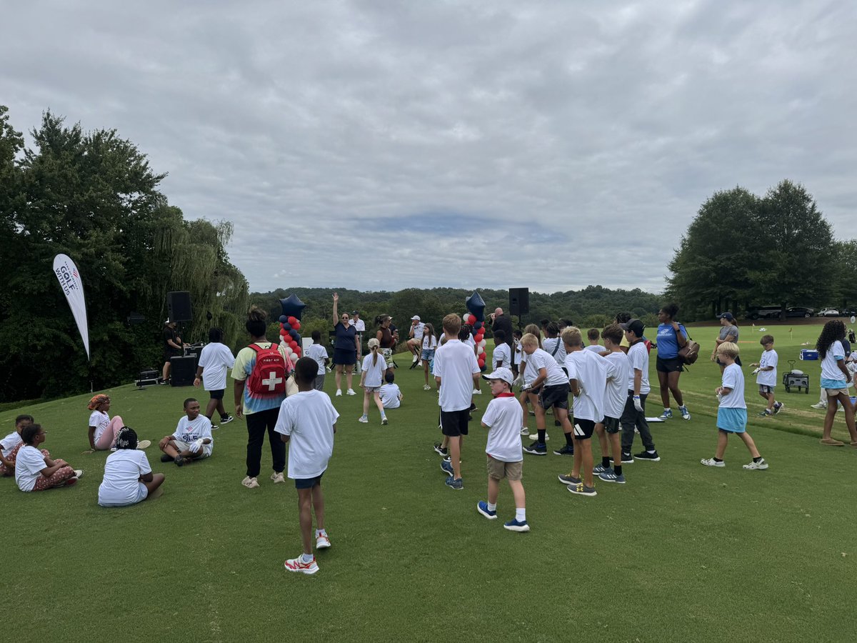 PGA veteran Scott Stallings &amp; former #LadyVol golfer Bailey Davis are leading Bank of America’s Golf with Us clinic this afternoon in Knoxville. About 60 kids, most from the Boys &amp; Girls club, are in attendance.