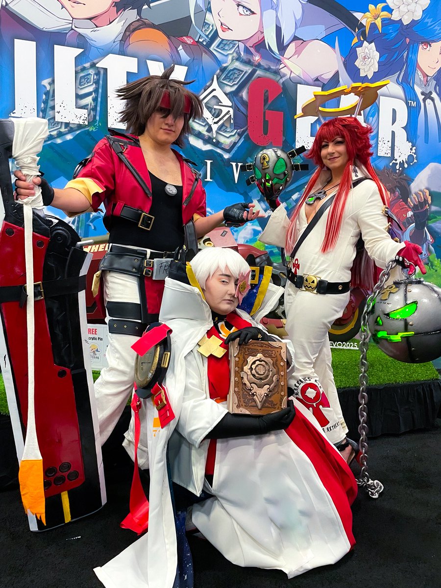 Heading home to Atlanta today, thank you EVO and also <a href="/ArcSystemWorksU/">Arc System Works America ➡️ EVO 2025</a> for a fantastic weekend 🎃

My fave photo of the weekend was finding these Sol and Asuka cosplayers and being the trio that started it all ♡