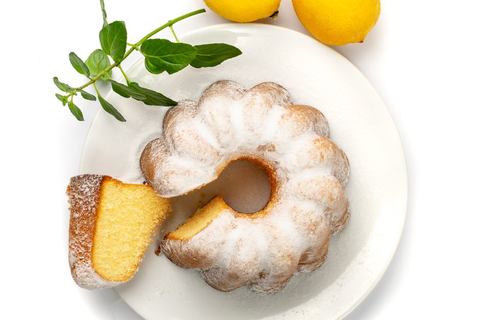 learnitalianpod's tweet photo. Soft, sweet, and perfect with your morning coffee — la ciambella is Italy’s classic ring-shaped cake that tastes like home 🇮🇹☕🍰 #ItalianBaking #Ciambella https://t.co/xGjEJGp0Vs