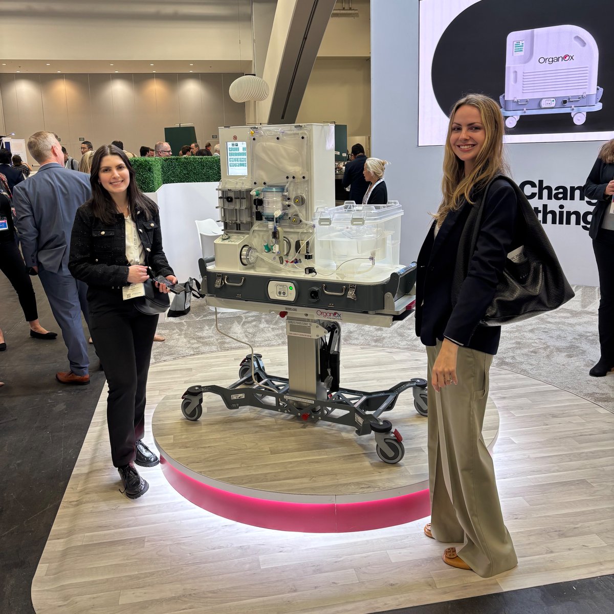 metaacademy_ofc's tweet image. When the mentee meets the mentor - this is the moment everyone was waiting for!
Our #MetaMasters Patricia Viana (MD candidate ’26) and Isabella Faria (PGY-3, General Surgery at UTMB) meeting at the World Transplant Congress #WTC2025.
From shared meta-analyses to shared dreams,…
