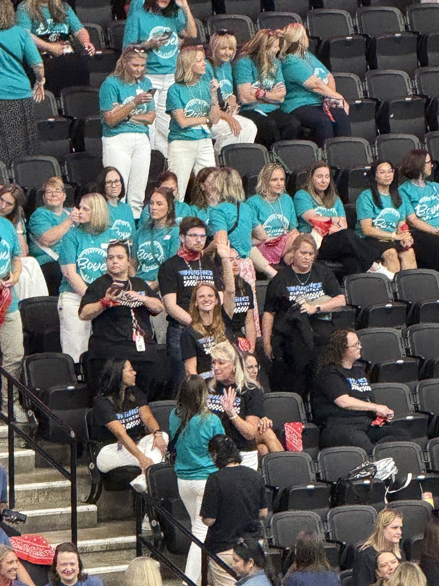 Tyler Fox, ATC (@tfox_atc) on Twitter photo Year four waiving at the cute redhead ๐ฉ๐ปโ๐ฆฐ across the room at the <a href="/ProsperISD/">Prosper ISD</a> convocation. Glad she still waves back!
#2025weprosper
#ProsperProud Year four waiving at the cute redhead ๐ฉ๐ปโ๐ฆฐ across the room at the <a href="/ProsperISD/">Prosper ISD</a> convocation. Glad she still waves back!
#2025weprosper
#ProsperProud