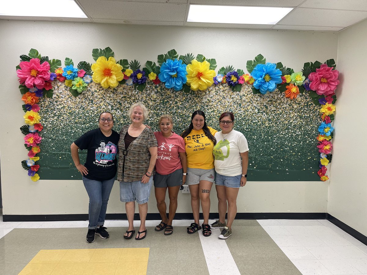 Elsa e Escobedo (@elsaeescobedo2) on Twitter photo 14th Annual Sul Ross Blockwalk!! Getting ready to welcome our students to 2025-2026 school year. <a href="/NISDRoss/">Sul Ross MS</a> <a href="/NISD/">Northside ISD</a> 14th Annual Sul Ross Blockwalk!! Getting ready to welcome our students to 2025-2026 school year. <a href="/NISDRoss/">Sul Ross MS</a> <a href="/NISD/">Northside ISD</a>