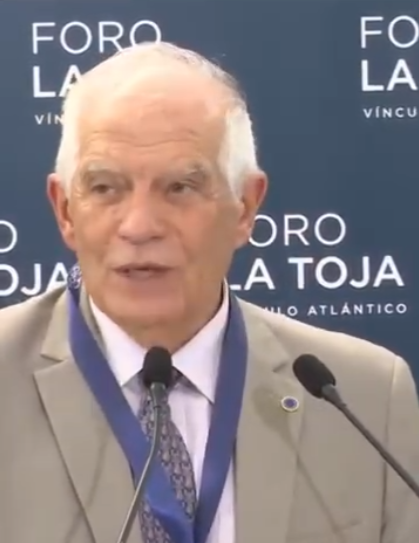 eldiario_net's tweet photo. Borrell acusa a la UE de complicidad en crímenes de guerra de Israel por su pasividad (19:10)
Lea la nota aquí: https://t.co/pJDCHN5jum
#ElDiarioBo #Internacional #UnionEuropea #JosepBorrell #Israel #Gaza #pasividad #euobserver #UrsulavonderLeyen #Cisjordania #Bruselas #ULTIMO https://t.co/fE3xawpDGj